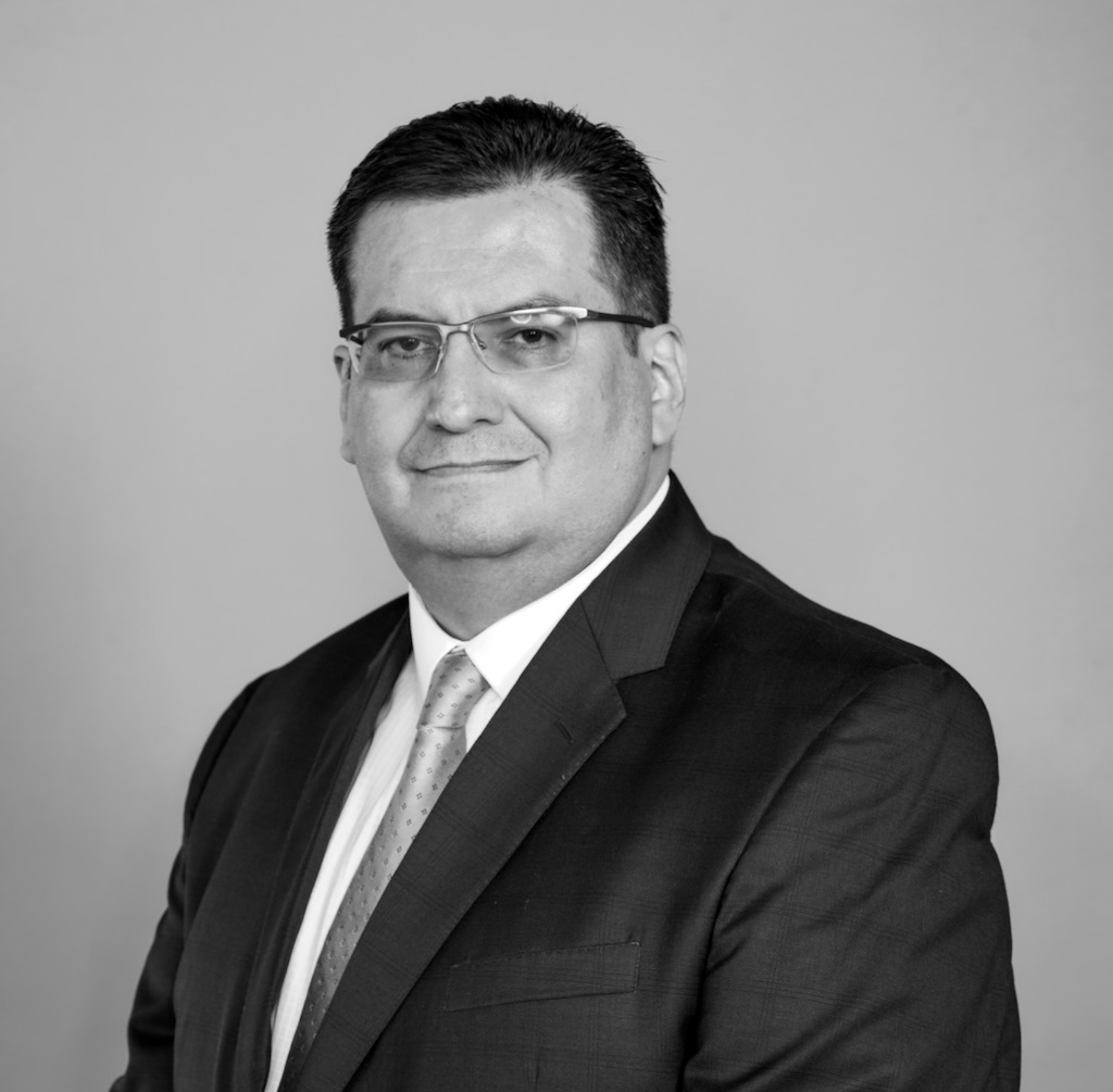 Mtro. Sergio Velázquez Vértiz